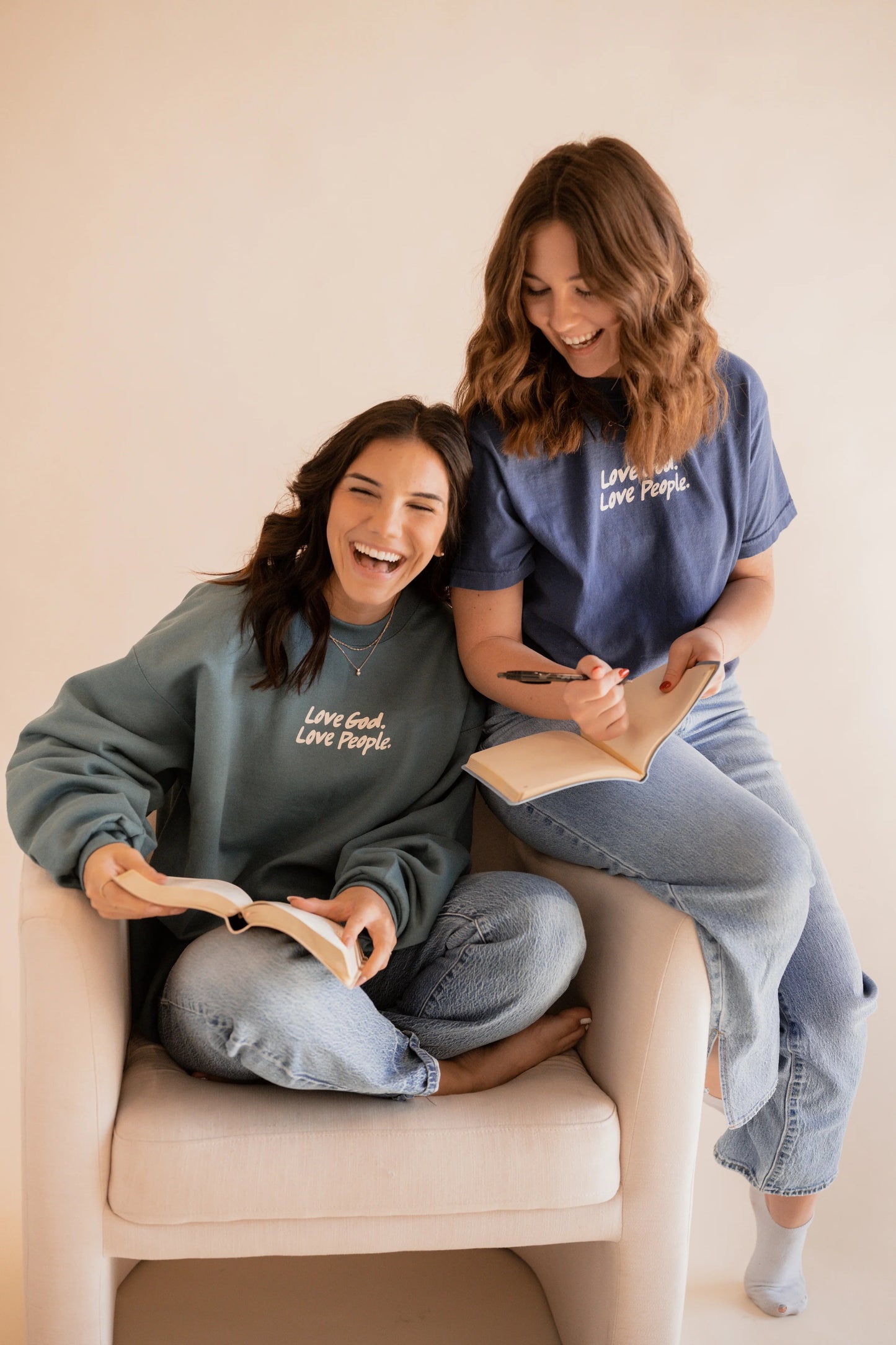 LOVE GOD LOVE PEOPLE - Pullover Sweatshirt