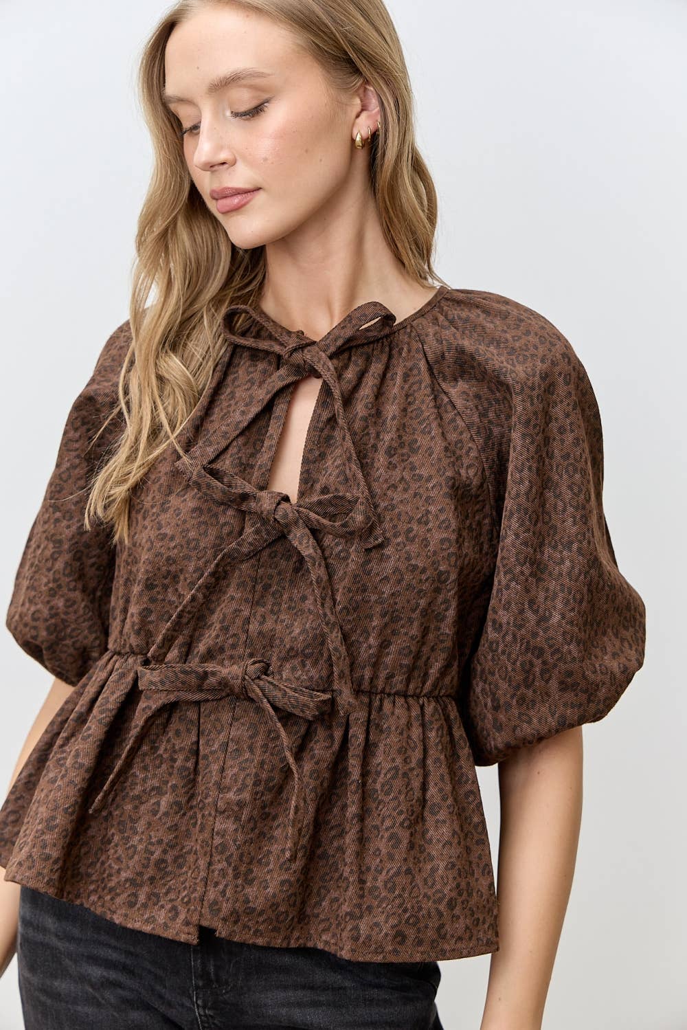 LEOPARD PRINT TOP WITH TIE