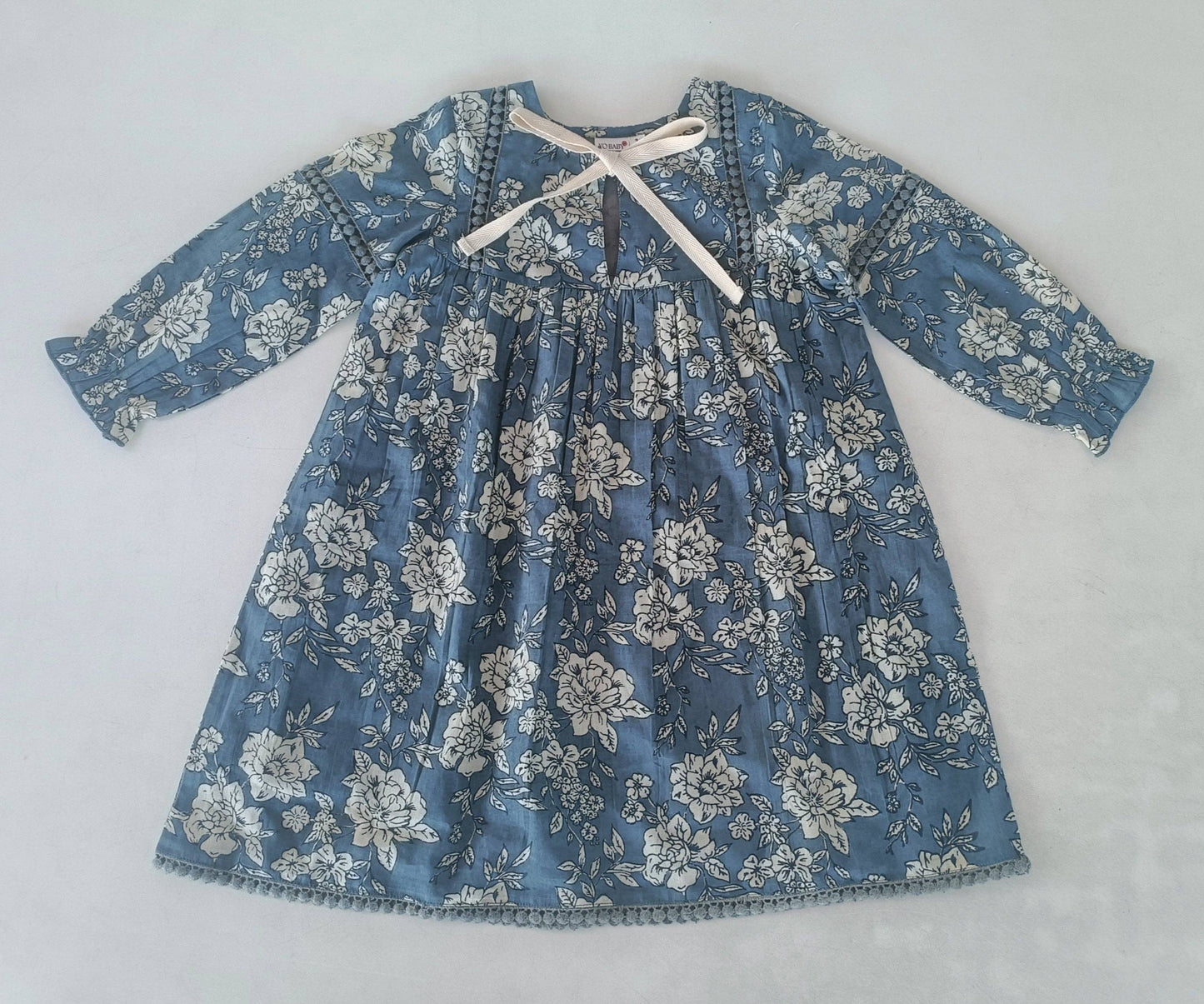 Grey Floral Printed Front & Bottom Lace Long Sleeves Gather Dress