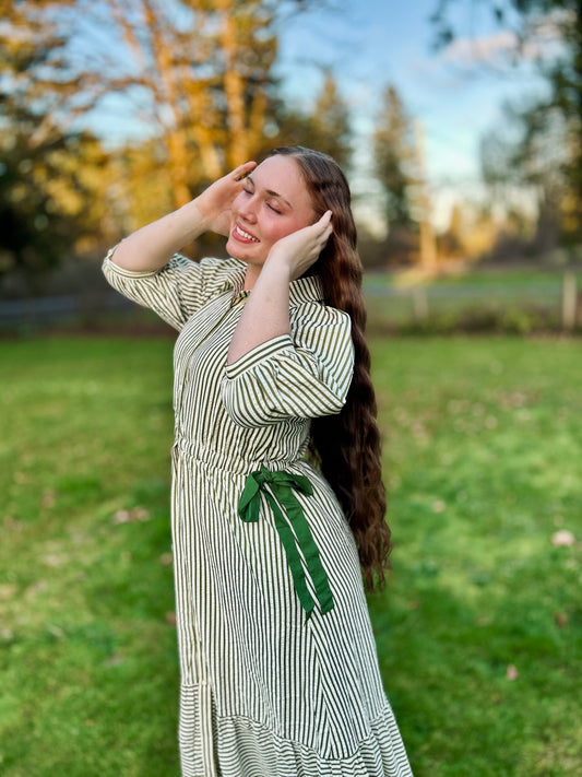 STRIPED CONTRAST SIDE RIBBON MIDI DRESS