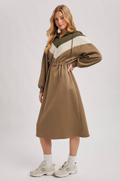CHEVRON COLOR BLOCK MIDI HOODIE DRESS