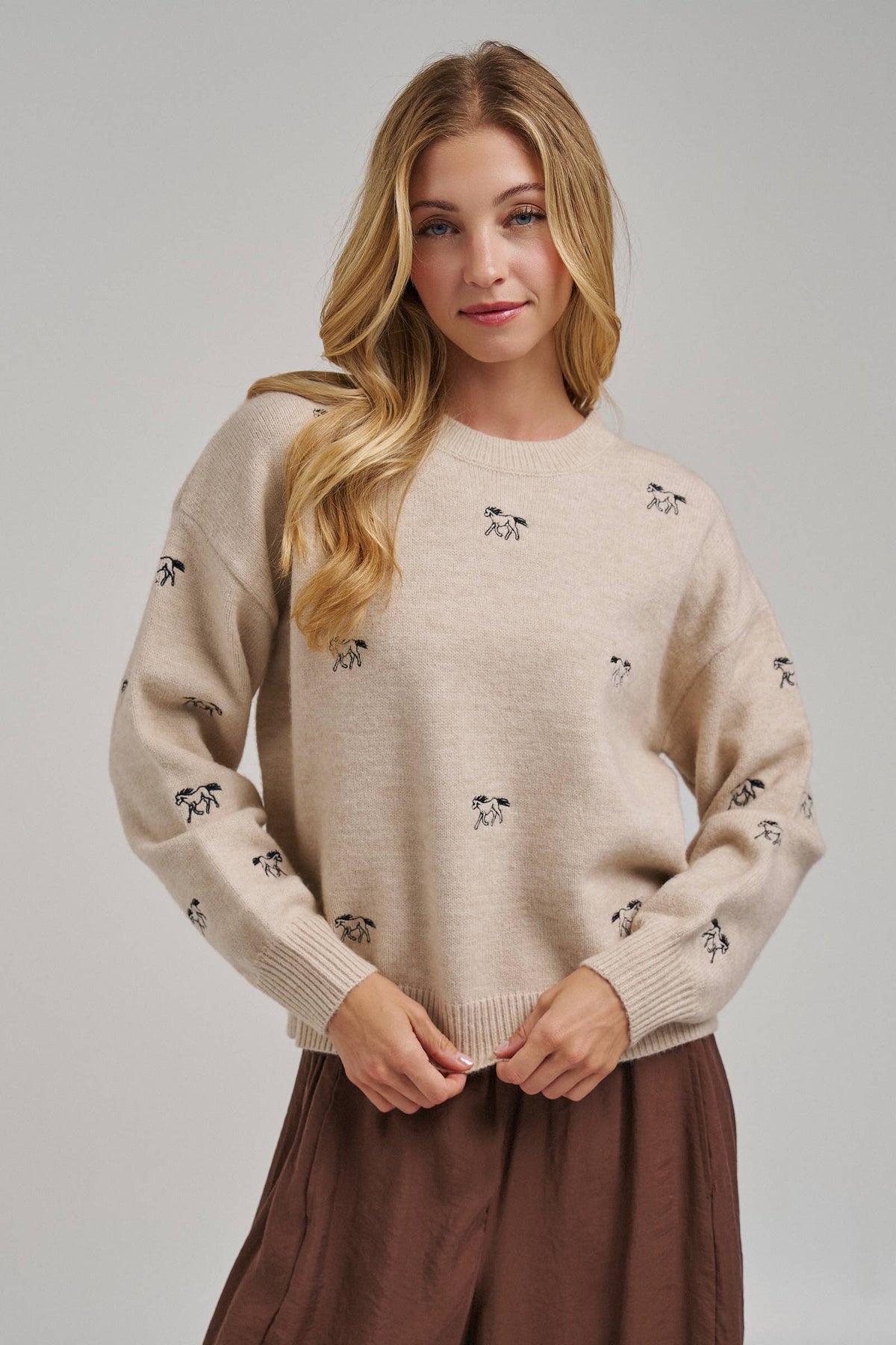 WESTERN INSPIRED RODEO HORSE EMBROIDERED SWEATER