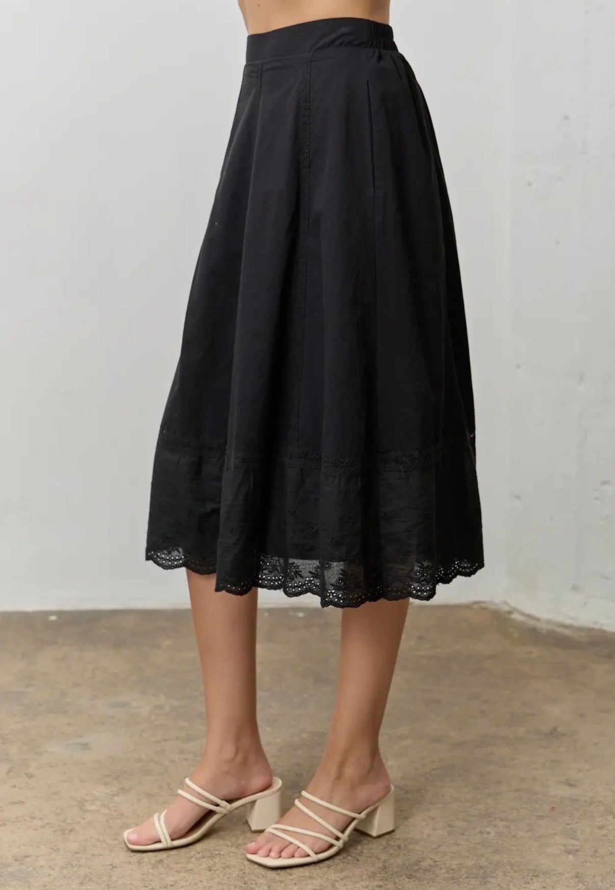 COTTON EYELET ACCENT COLLARED TOP & SKIRT SET