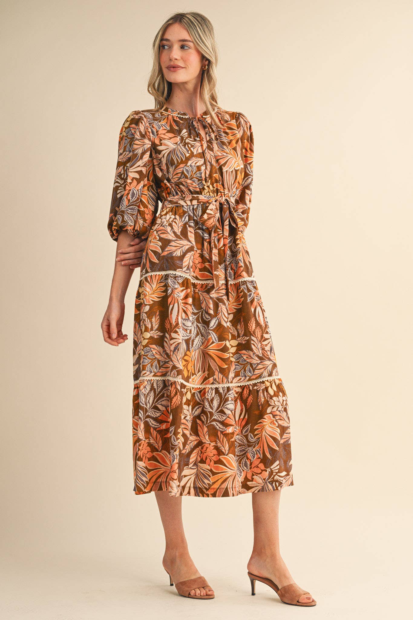 EXCLUSIVE PRINT BUBBLE SLV TIERED MIDI DRESS GREEN FLORAL LEAF TIE