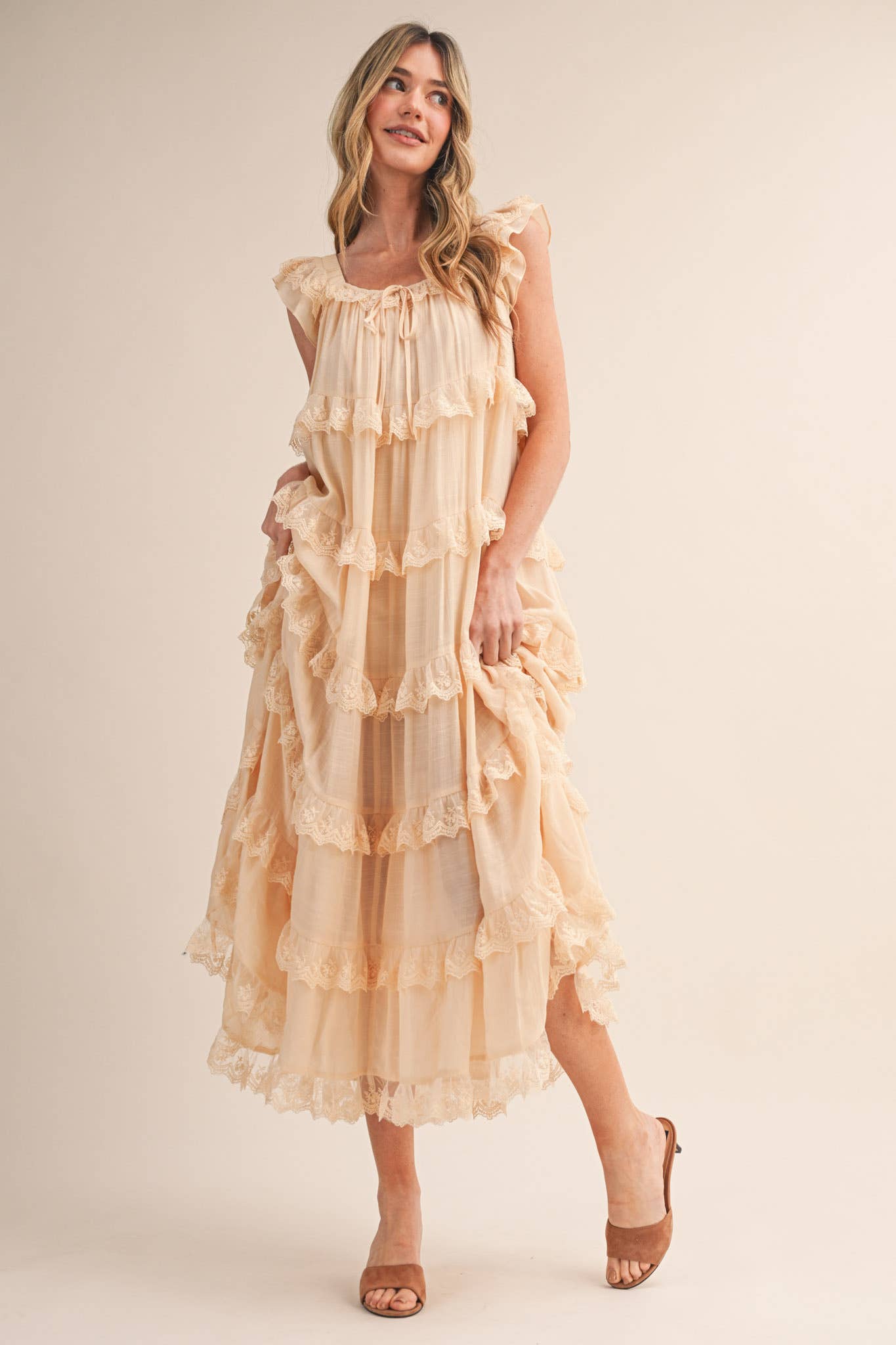 TIERED LACE TRIM FLOWY MAXI DRESS RUFFLE BLACK CREAM
