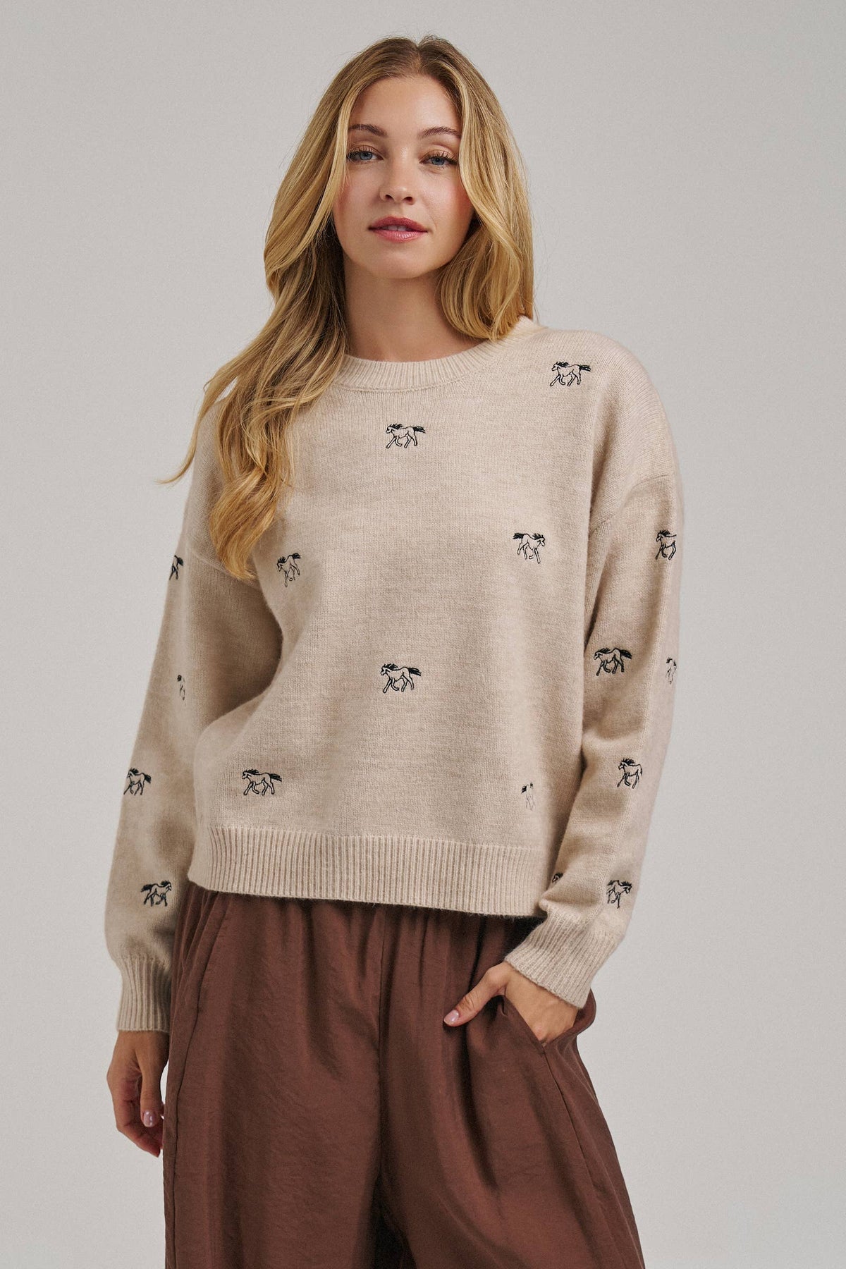 WESTERN INSPIRED RODEO HORSE EMBROIDERED SWEATER