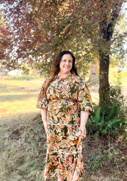 EXCLUSIVE PRINT BUBBLE SLV TIERED MIDI DRESS GREEN FLORAL LEAF TIE