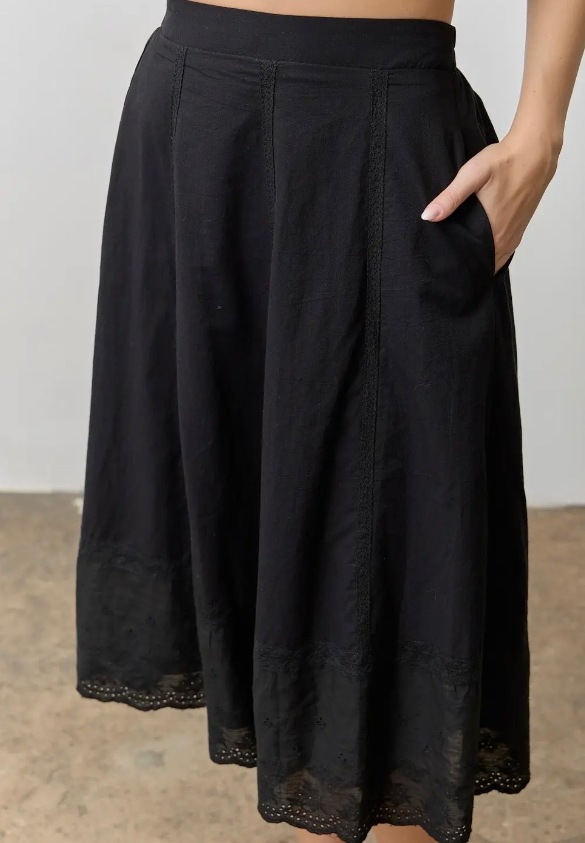 COTTON EYELET ACCENT COLLARED TOP & SKIRT SET