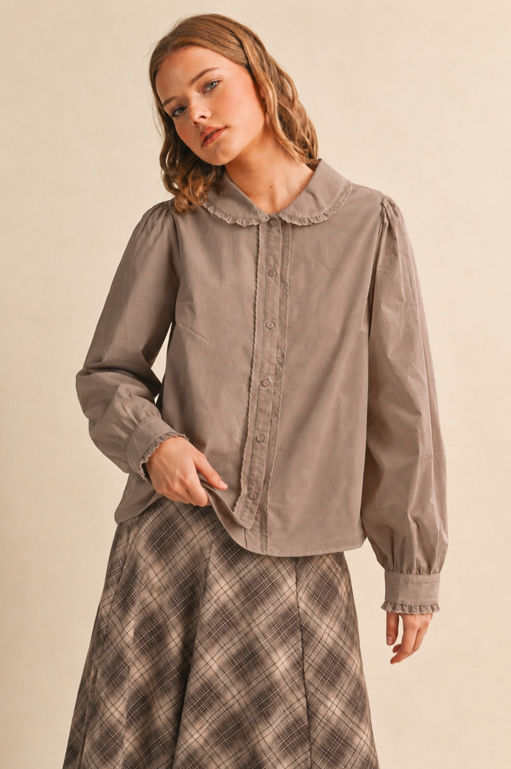 BUTTON UP TOP WITH SCALLOPED TRIM PETER PAN COTTON BLOUSE BLACK WHITE MUSHROOM