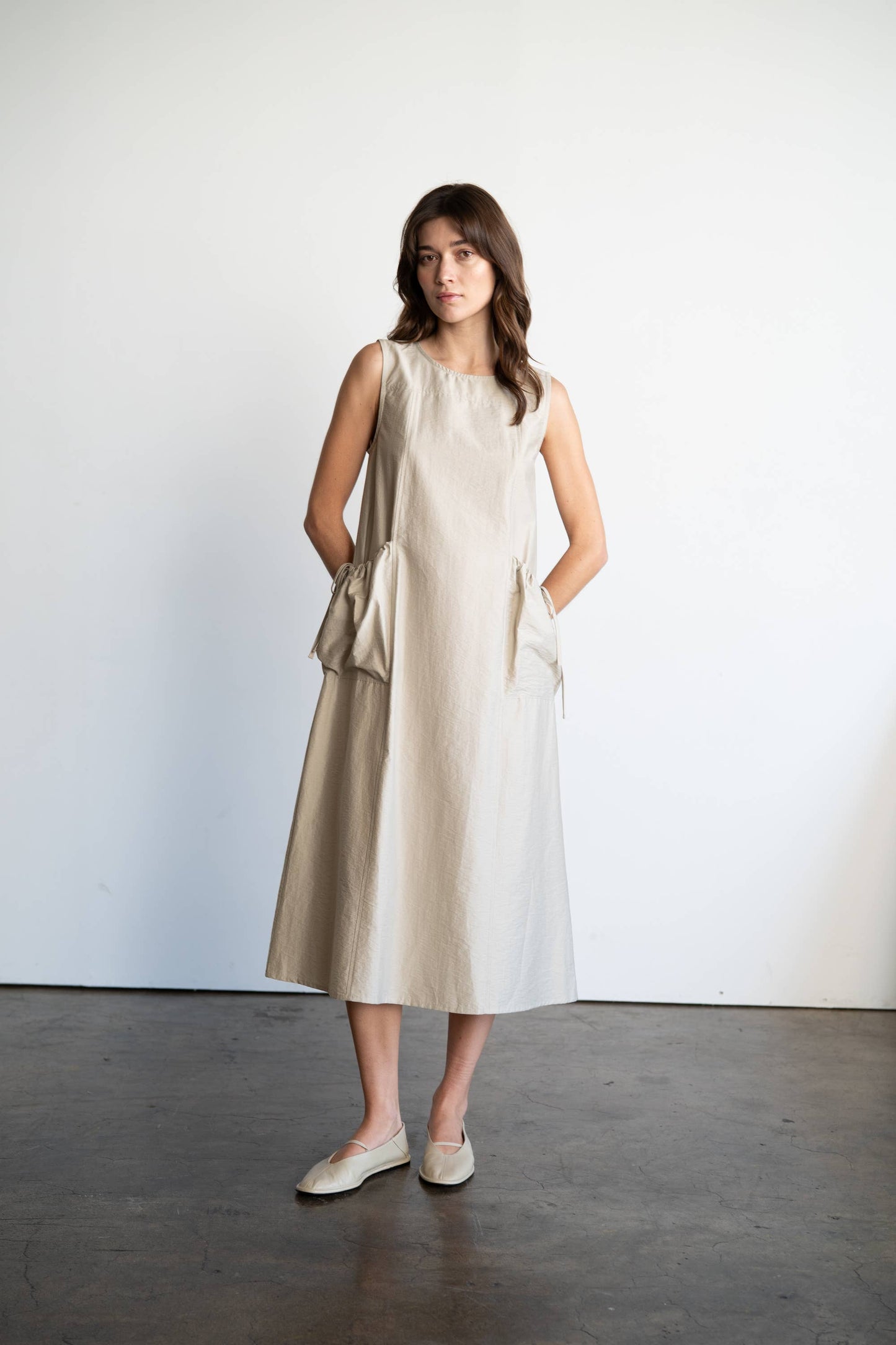 CASUAL DROPPED POCKET MIDI DRESS