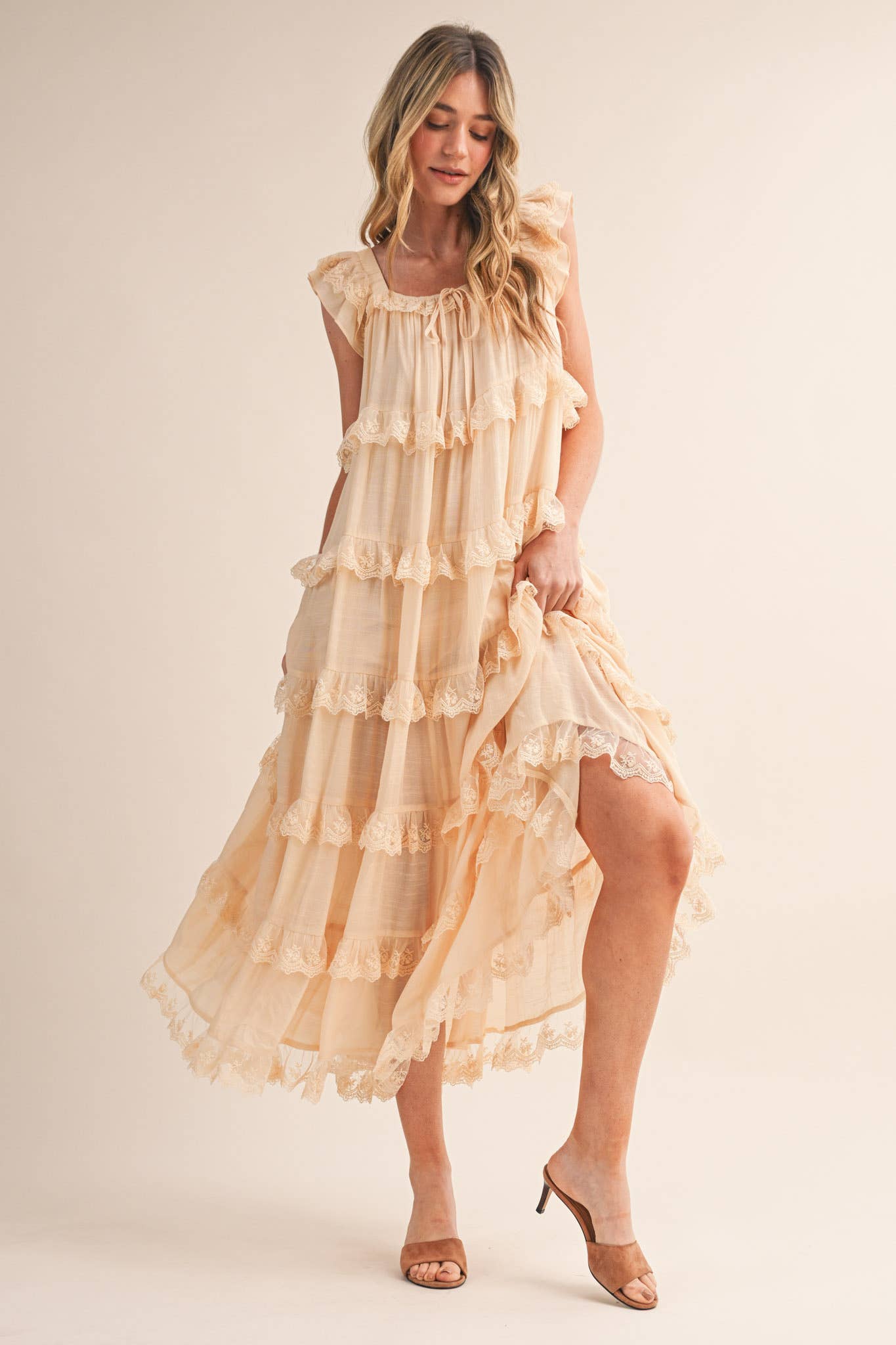 TIERED LACE TRIM FLOWY MAXI DRESS RUFFLE BLACK CREAM