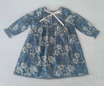 Grey Floral Printed Front & Bottom Lace Long Sleeves Gather Dress