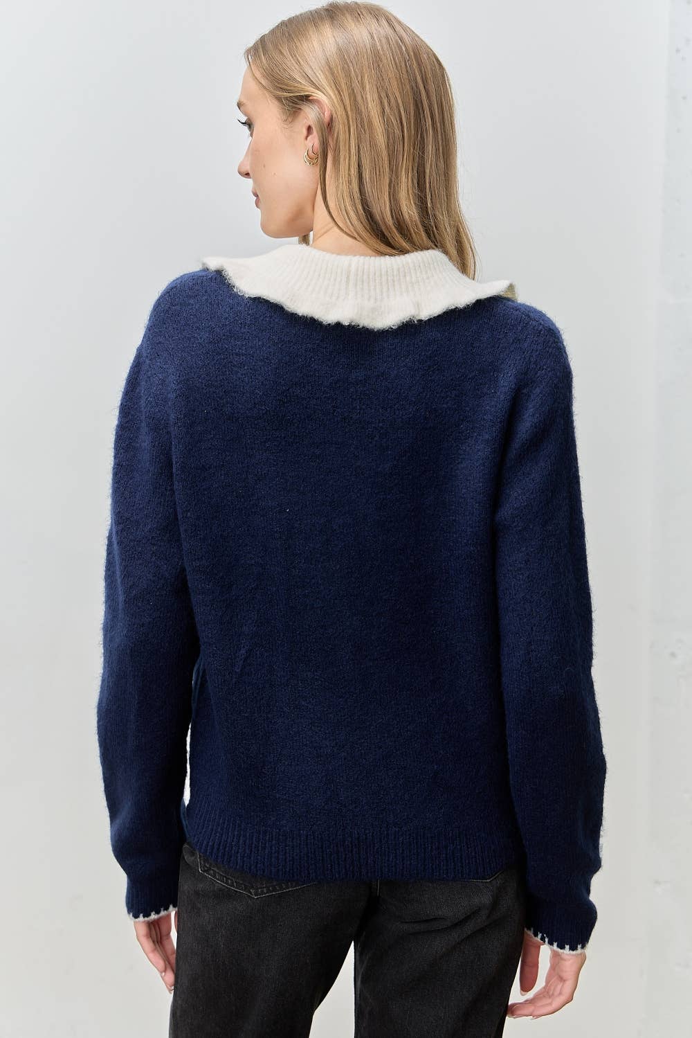 COLLAR BUTTON UP KNIT SWEATER