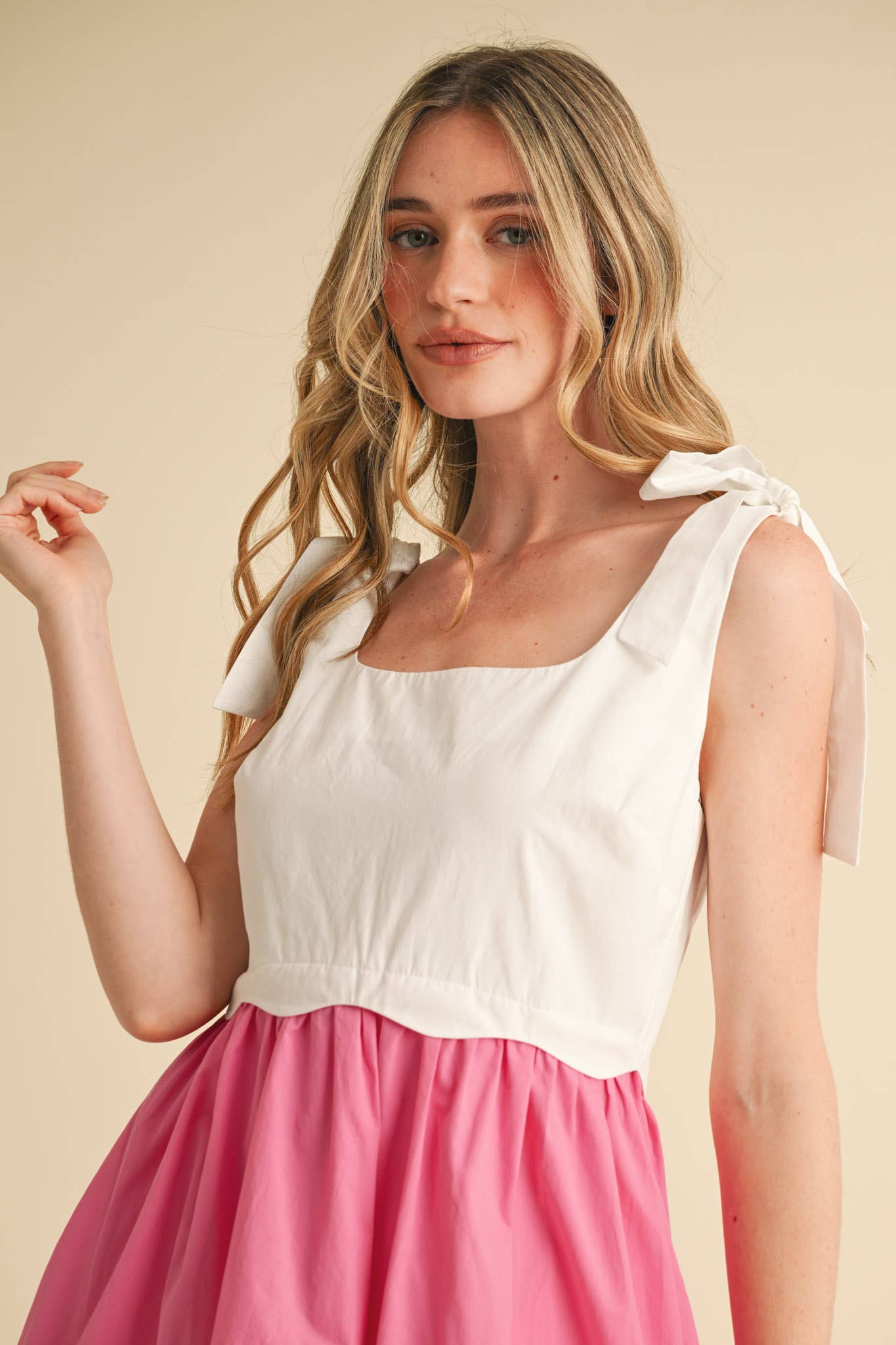 SCALLOPED COLOR BLOCK PINK SCALLOP MIDI DRESS