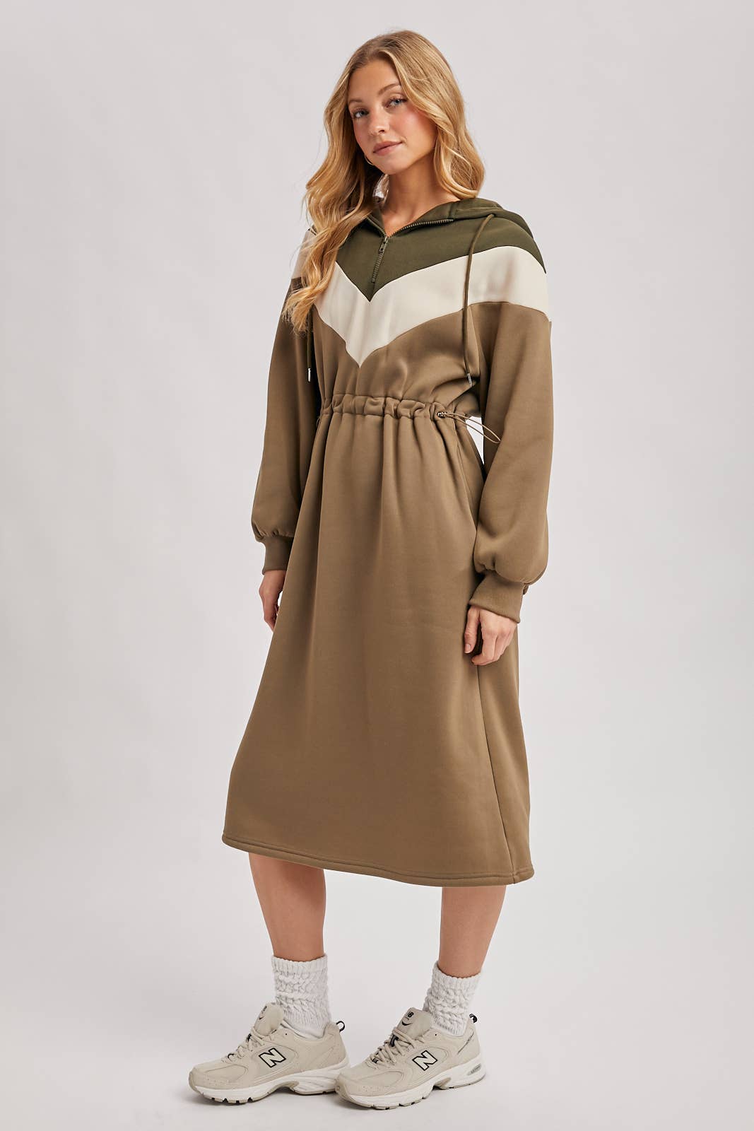 CHEVRON COLOR BLOCK MIDI HOODIE DRESS