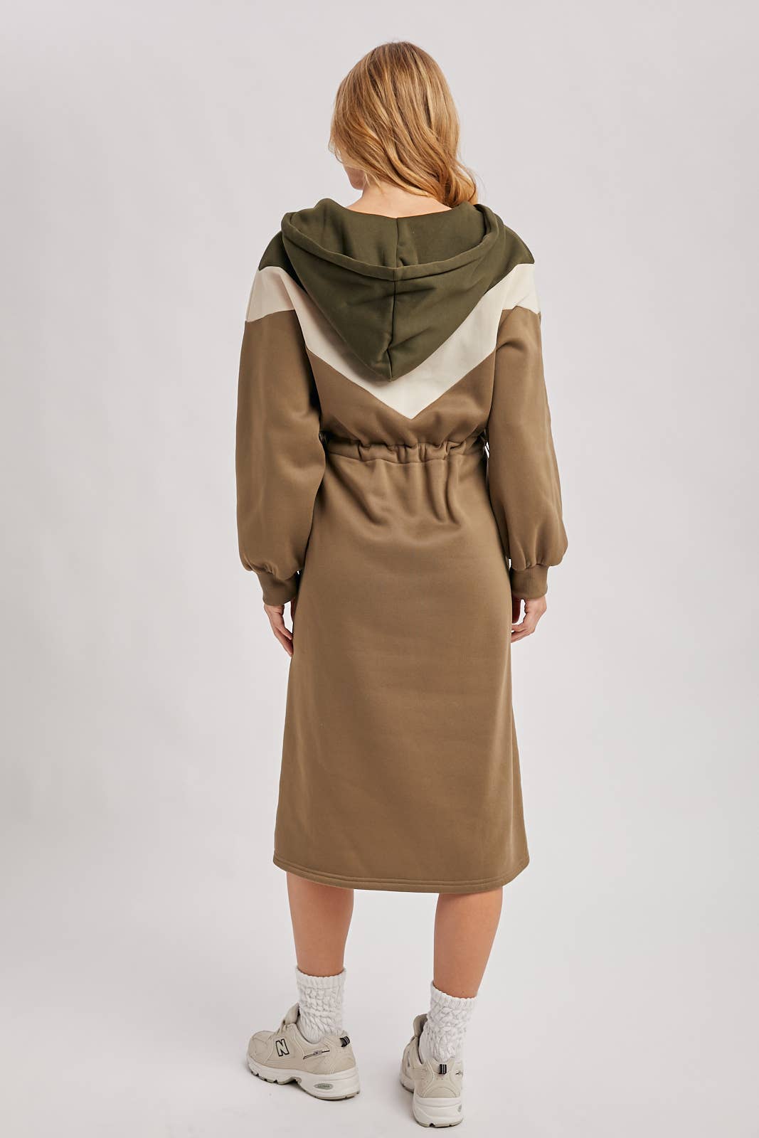 CHEVRON COLOR BLOCK MIDI HOODIE DRESS