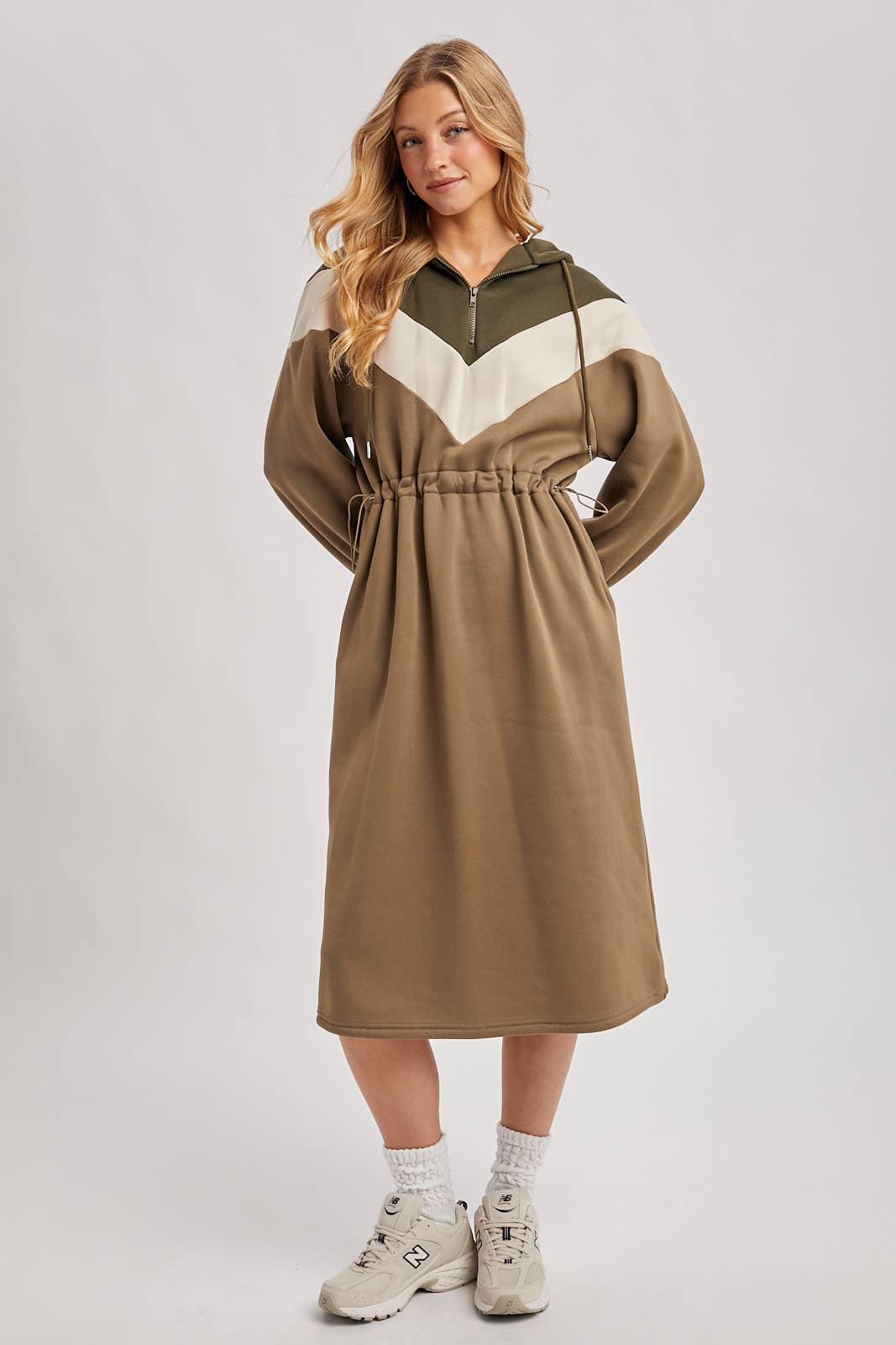 CHEVRON COLOR BLOCK MIDI HOODIE DRESS