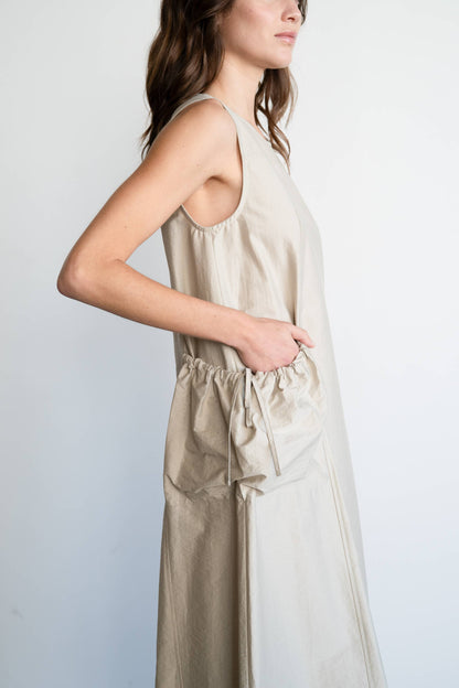 CASUAL DROPPED POCKET MIDI DRESS
