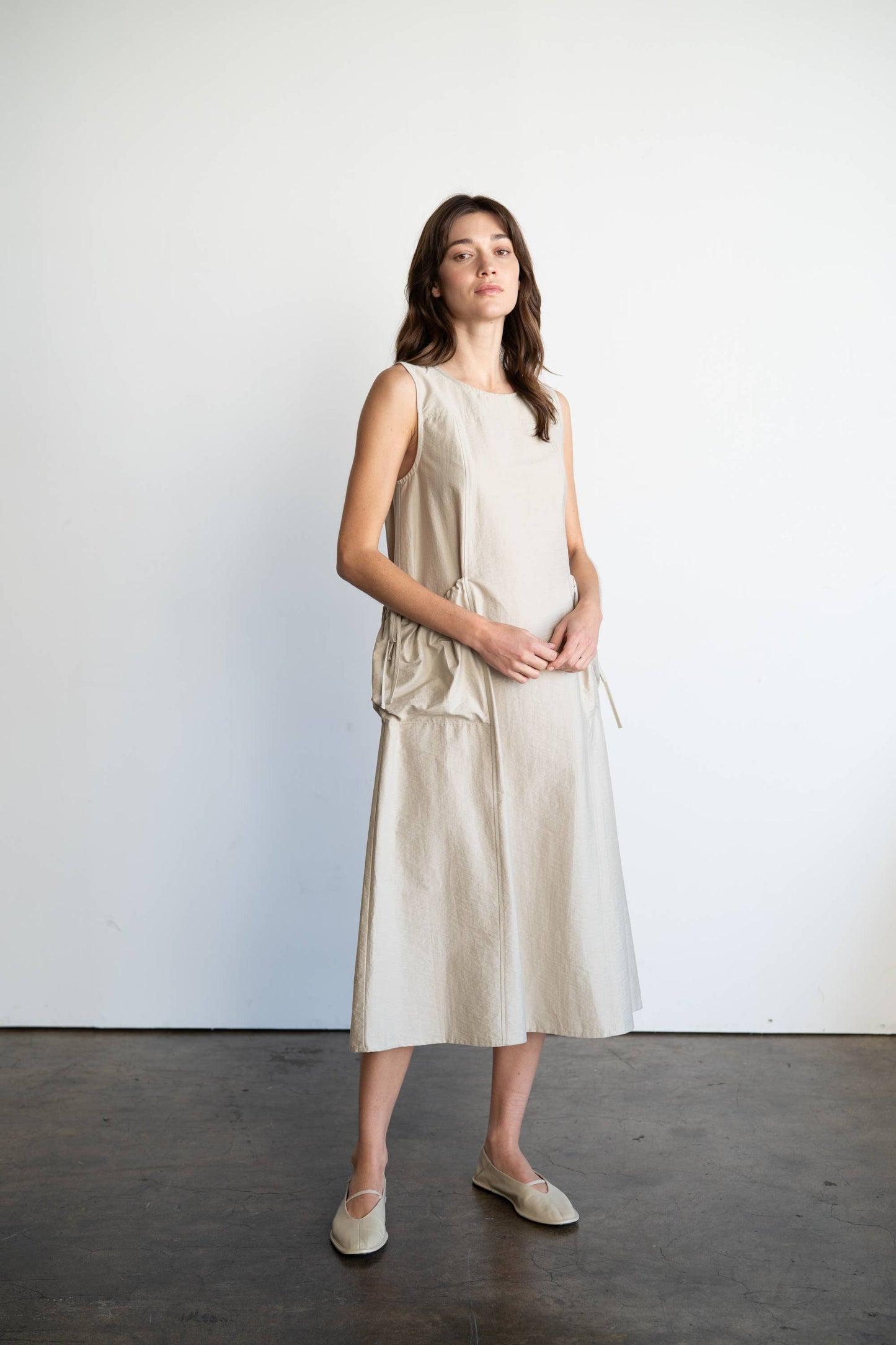 CASUAL DROPPED POCKET MIDI DRESS